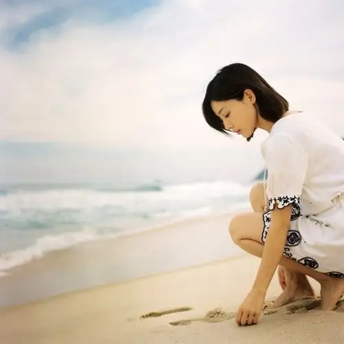 邓家佳关注度持续走高 网友期待新作品