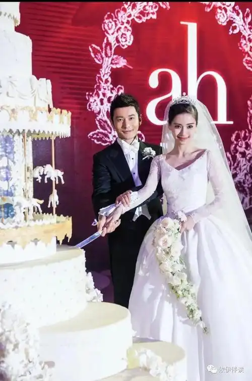 恭喜离婚2年后黄晓明张小斐官宣喜讯好事成双全网炸了