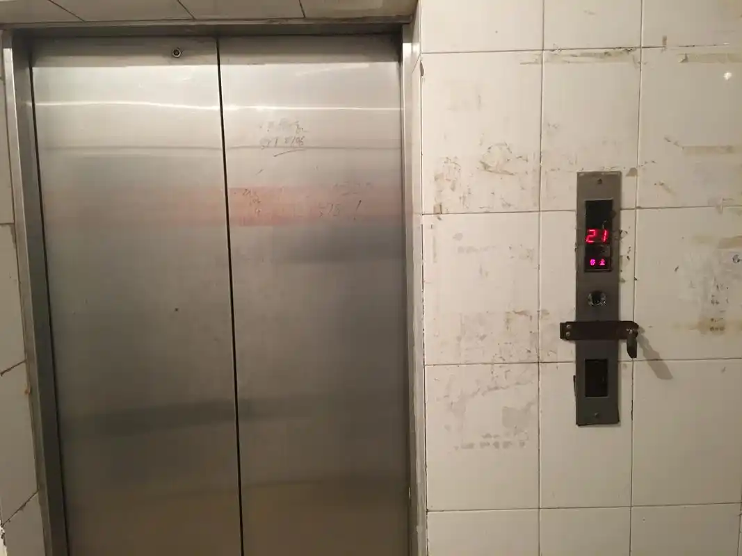 太让人提心吊胆了北京顺义一小区电梯故障不断愁坏居民咋整