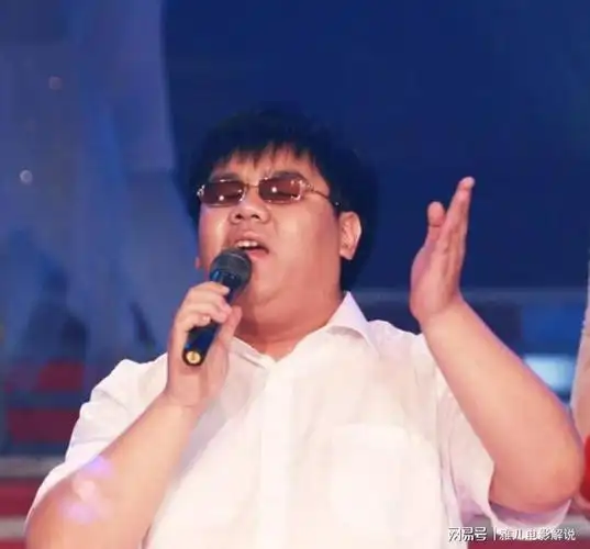 锒铛入狱,负债百万,装疯卖傻,6位星光大道草根歌手现状太落魄