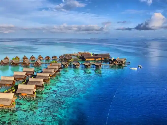 卡帕莱岛实际上是坐落在西巴丹岛和马布岛之间的一块沙洲