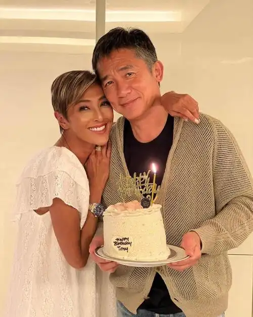 刘嘉玲闺蜜上山诗钠为梁朝伟庆生 亲密照引发网友猜测