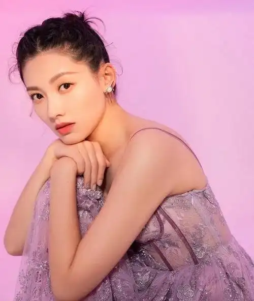 大连美女演员马藜