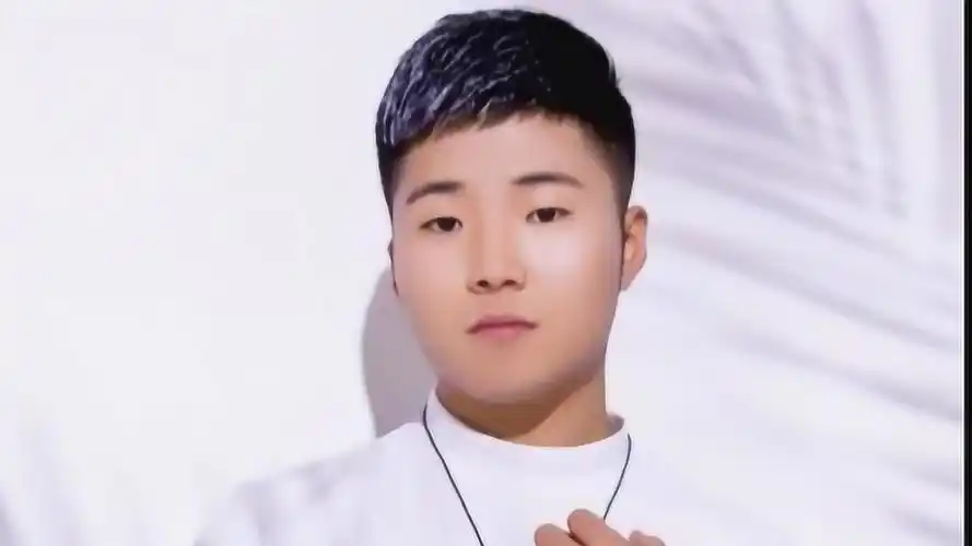 白小白《爱不得忘不舍》