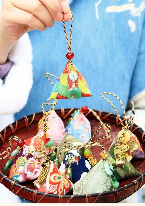 2022新款端午节香囊端午节祈福香包驱蚊艾草香囊纯艾叶香袋粽子礼盒