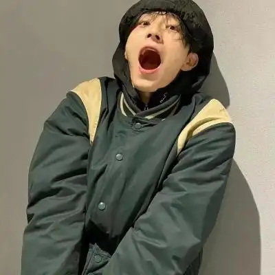 慵懒少年感阳光男神男生头像 学院运动风日常生活男生微信头像