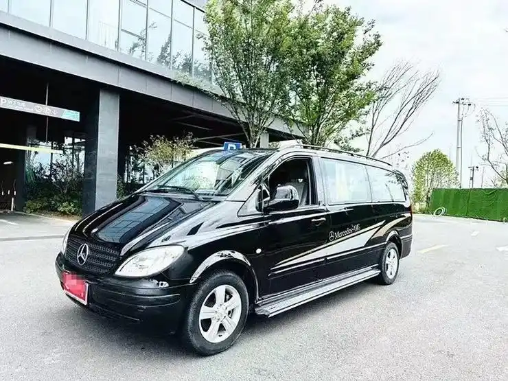 奔驰威霆新款8座,10年上牌,今日特价8.88 极 - 抖音