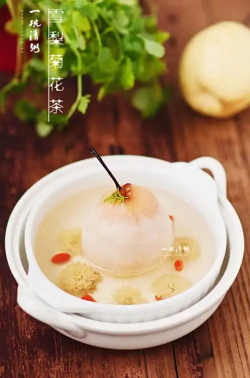 雪梨菊花茶的做法