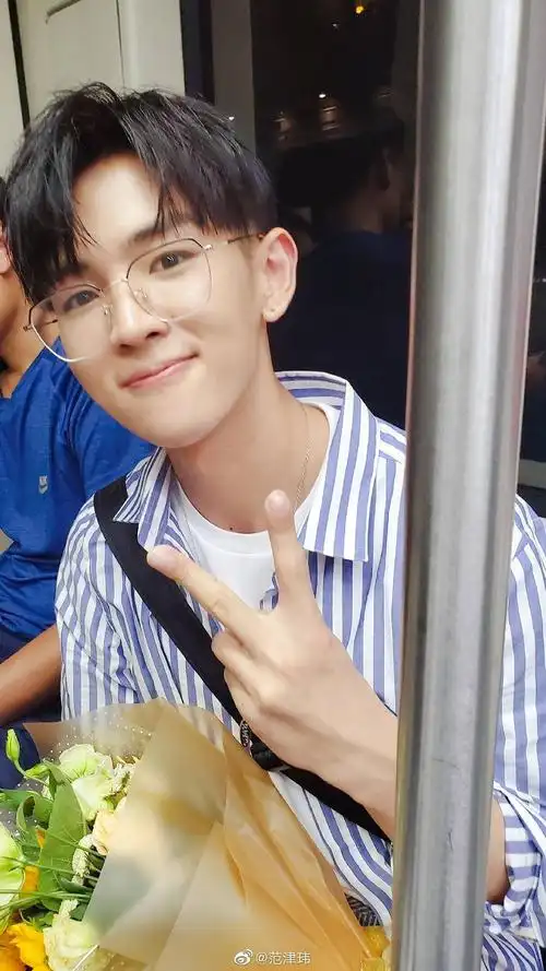 或许可以康康乔一帆范津玮今天去清华宣传大直子