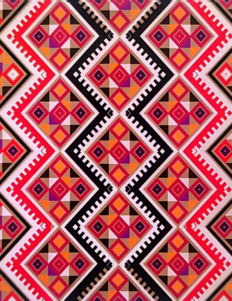 中国传统纹样--少数民族纹样《壮族》第一期  图二:蛙蛇纹壮族贴布绣