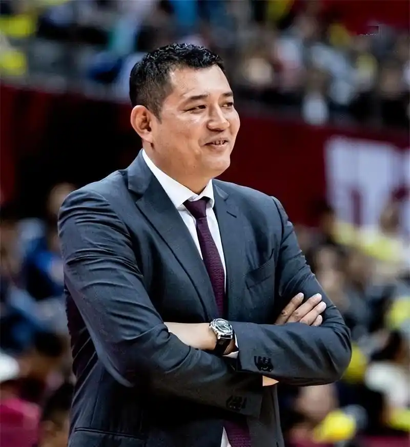 看了新疆山东换帅,才发现cba主帅前3名是郭士强,李春江和巩晓彬