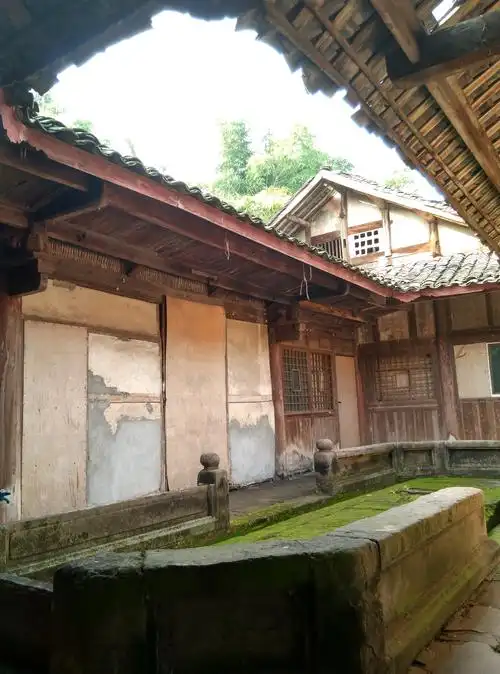 川东北蓬安河舒镇真正的传统村落——屈指可数的川北民居