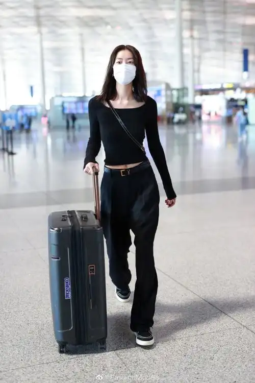 机场真街拍##刘雯