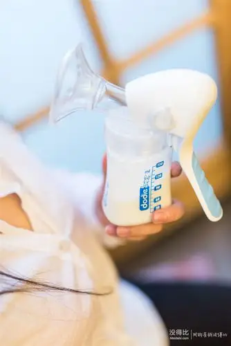 辣妈爆乳神器使用心得——法国dodie手动吸奶器