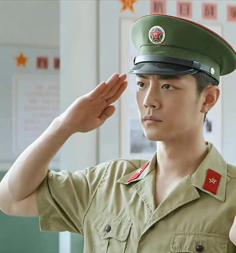 肖战顾一野敬礼#  顾一野以赤子炙诚,淬韶华丰盛; 以刚毅之脊,展战将