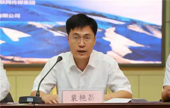 济宁市援疆指挥部副指挥,英吉沙县委常委,副县长裴艳昌 (仇晶 摄)