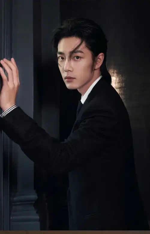 肖战条纹衬衫vs黑西装##肖战吸血鬼伯爵