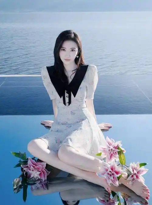 景甜连续五次晒洱海边美拍,网友:到底还有多少库存?_大理_带着_角色