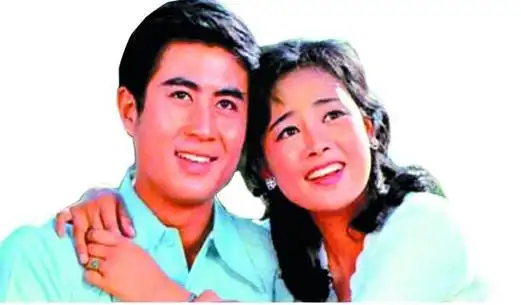 郭凯敏的妻子刘晓春照片郭凯敏和刘晓春离婚了吗