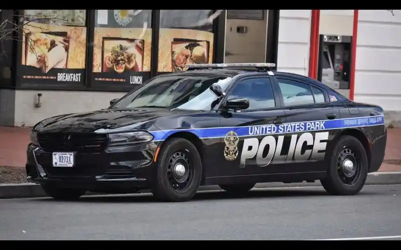 美国公园警察警车涂装&警员&警徽