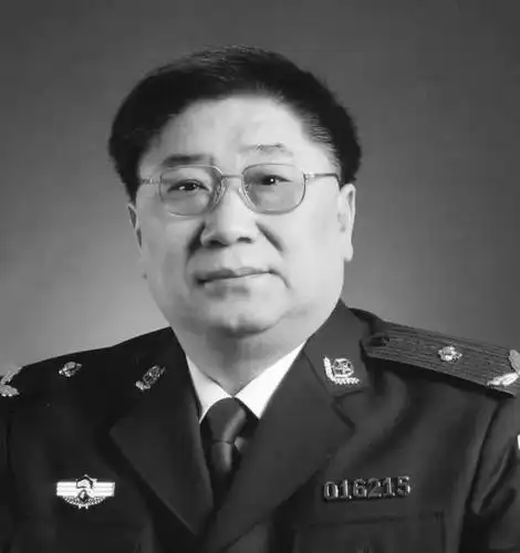 硬汉铁人神探崂山公安分局刑侦大队长倒下再没醒来大家还有话和你说啊