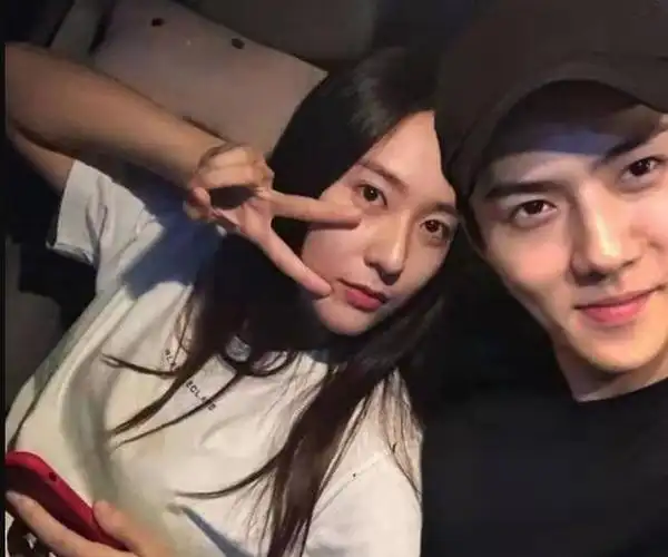 吴世勋郑秀晶是情侣关系吴世勋很宠郑秀晶粉红不断公开恋爱了