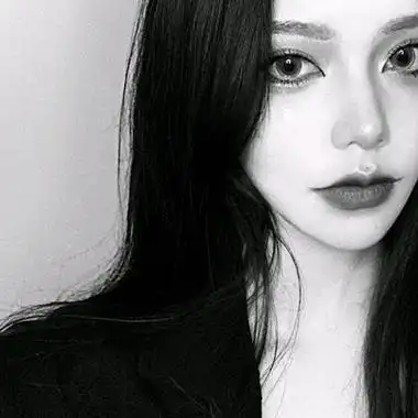 成熟黑白头像女高冷高清好看的高冷成熟御姐黑白头像图片