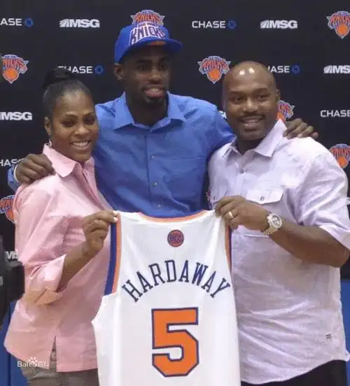 从小热爱舞蹈的她,一直跟着"中国拉丁舞后"黄蕊学跳舞,在2007年