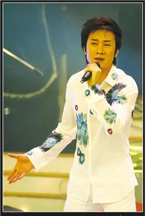 回顾歌手江涛穷时娶富家女走红后不变心始终疼爱妻子