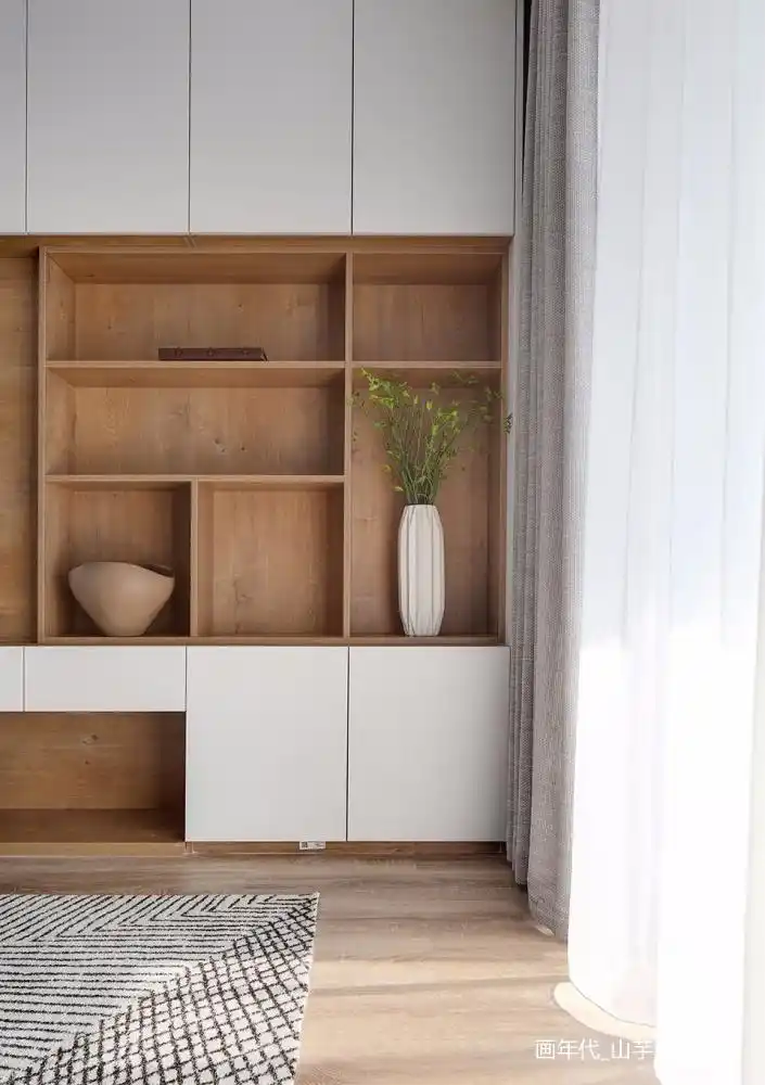 95平简约风客厅储物柜设计