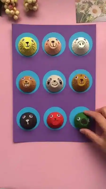 「趣味亲子手工:蛋托diy」学会这个蛋托动物园装饰画,幼儿园安排家庭