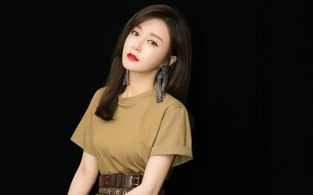 首页 桌面壁纸 大陆明星 秦岚性感优雅写真高清桌面壁纸 1920_1200