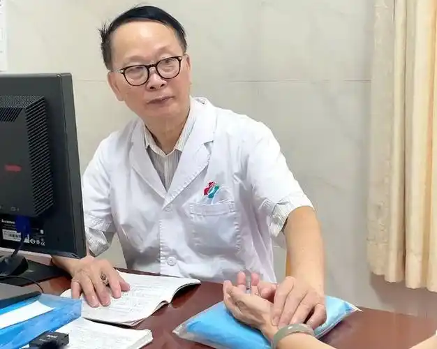 林一峰一运动关节就咔咔响骨科专家无论是否损伤都要注意