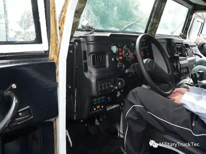 俄军虎式多用途装甲车