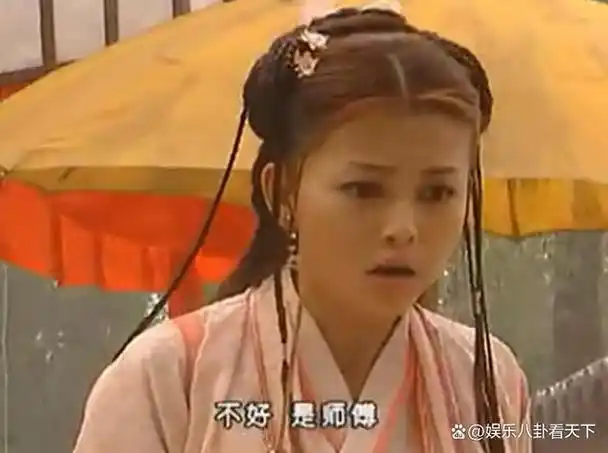 一年之后她又主演的《佛跳墙》,依旧是古装,这次搭档的是影帝夏雨