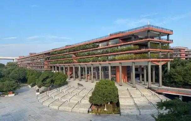 我校中国画,书法学,实验艺术,工业设计,动画,工艺美术,美术学等7个