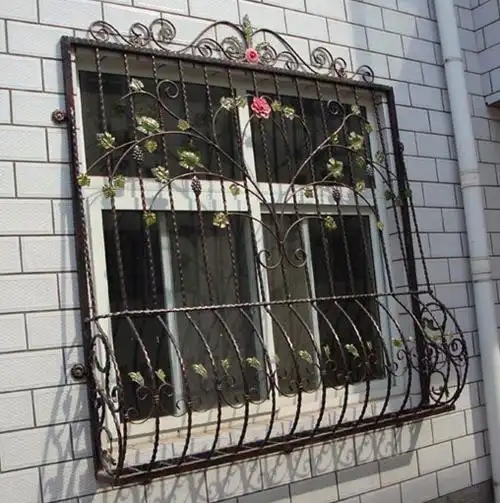青岛铁艺防盗窗定做