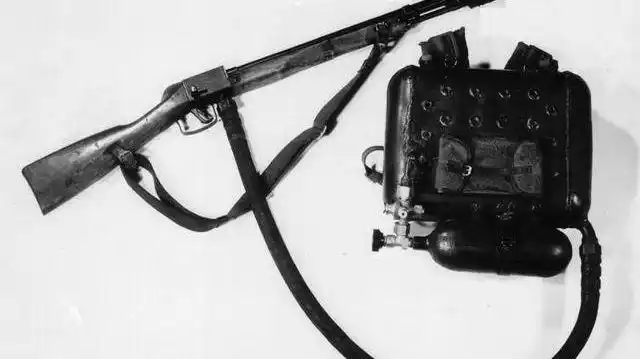 苏联研发的喷火器,一项创新技术本国独有!士兵个个喜气洋洋!