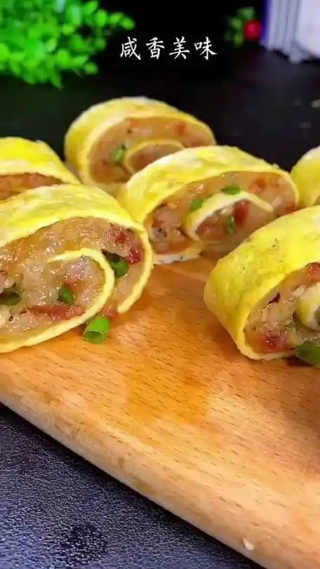周末给孩子做个鸡蛋糯米卷,咸香美味_新浪新闻