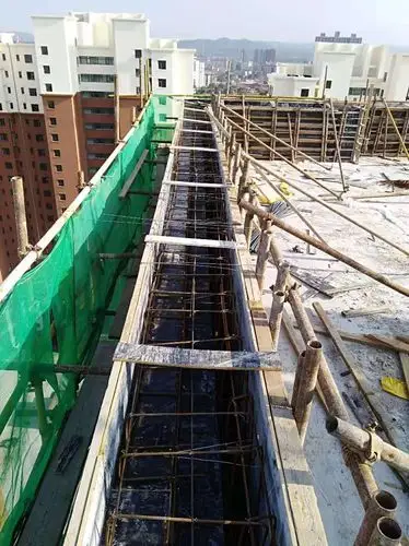 四号楼屋面女儿墙钢筋绑扎