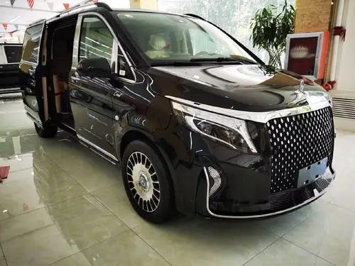 21款奔驰威霆豪华升级最新款圣母峰版本