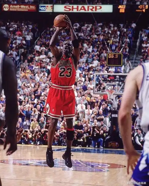 不置可否的真正历史第一人——迈克尔·乔丹|公牛队_网易订阅