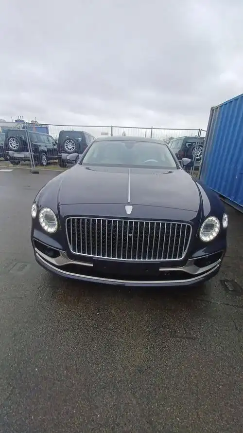 宾利飞驰2.9t插电混动售价最新行情252万