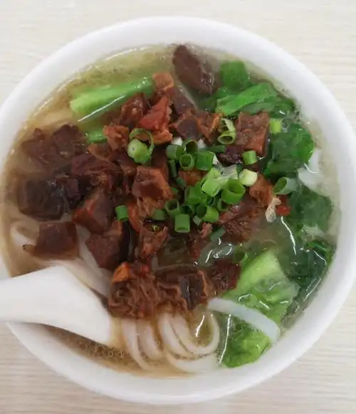 一碗五香牛腩粉