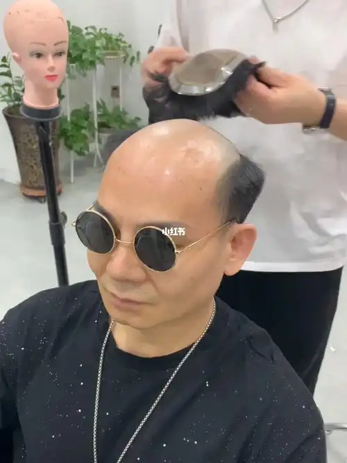 老板几百公里驱车过来就为一顶帅气发型