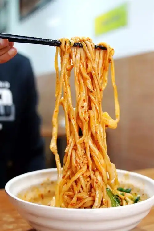 新店vs老牌,这些人均15元的宝藏小店,拯救你的没胃口!_拉条子