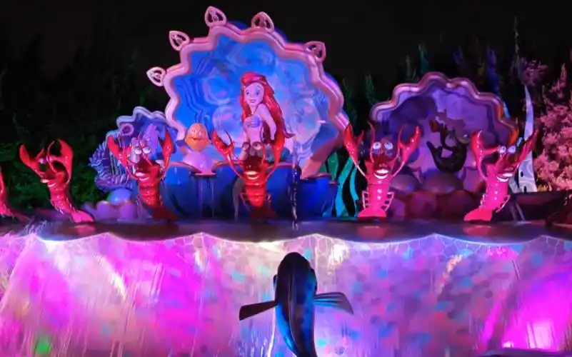 晚上的游船更好看!【迪士尼晶彩奇航】