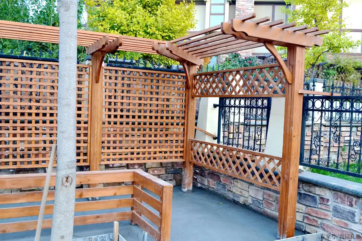 别墅庭院制作单臂防腐木花架,享受浪漫乐章!