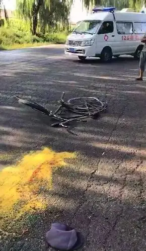 张家口一路段发生严重交通事故!下半身已成肉泥!