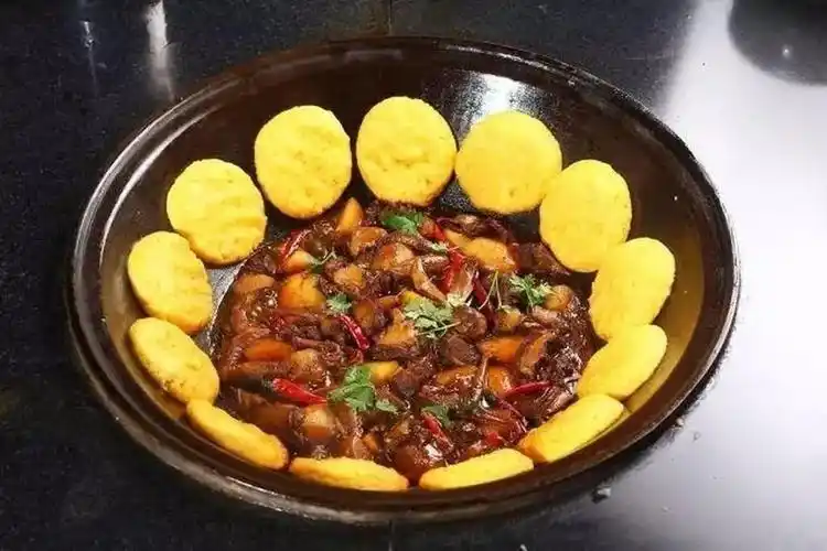 东北农家铁锅炖图片